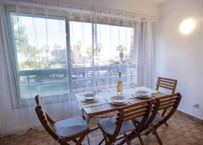 Appartement Les Regates-4 By Interhome Hyères