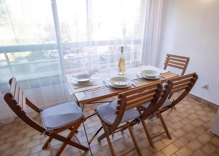 Appartement Les Regates-4 By Interhome Hyères